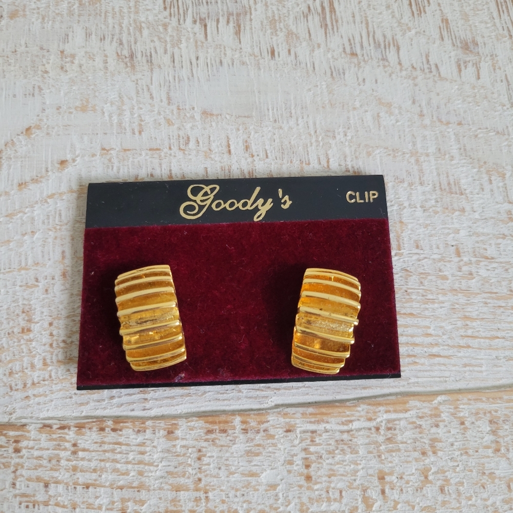 Beautiful unique "Goody's" gold finish clip on earnings. Used like new.